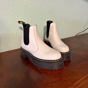 Doc Martens  PLATFORM CHELSEA BOOTS 2976